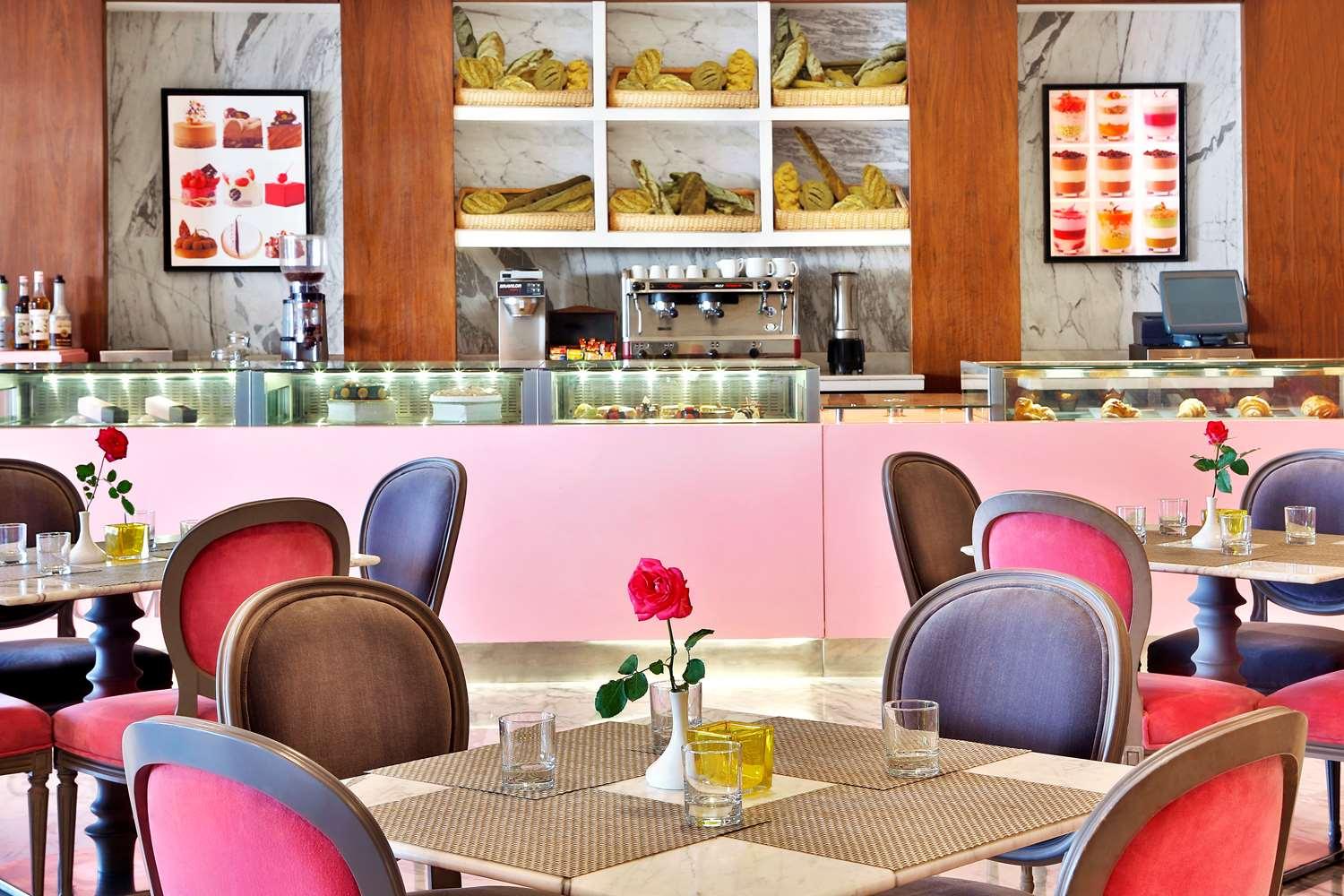 restaurant cafeteria