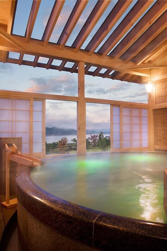 swimming pool spa