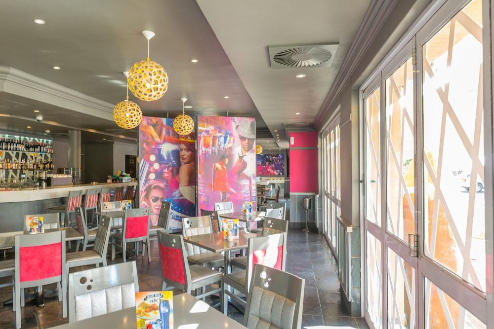 restaurant cafeteria