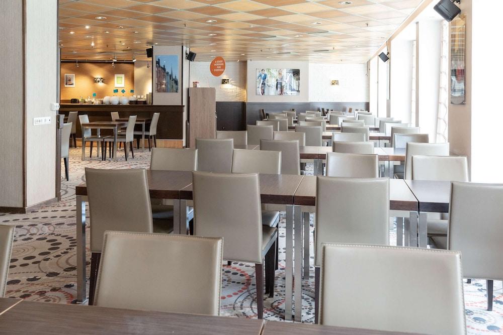 restaurant cafeteria