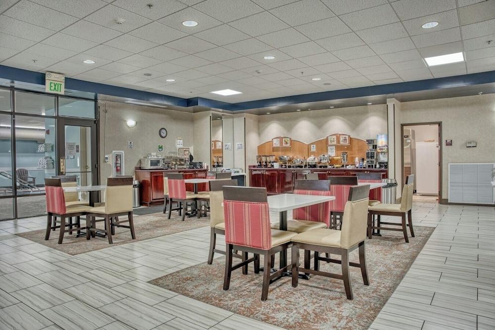 restaurant cafeteria