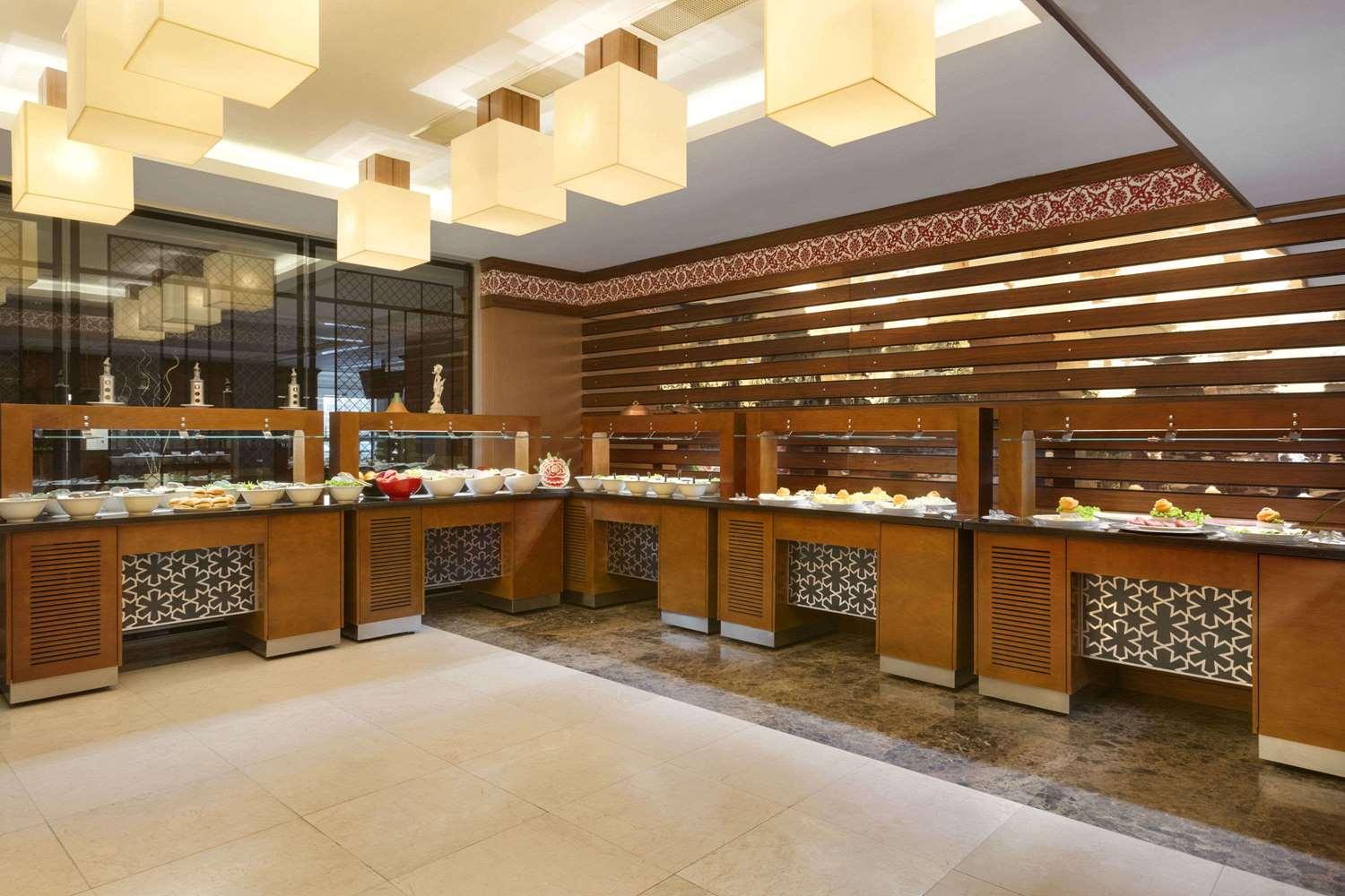 restaurant cafeteria