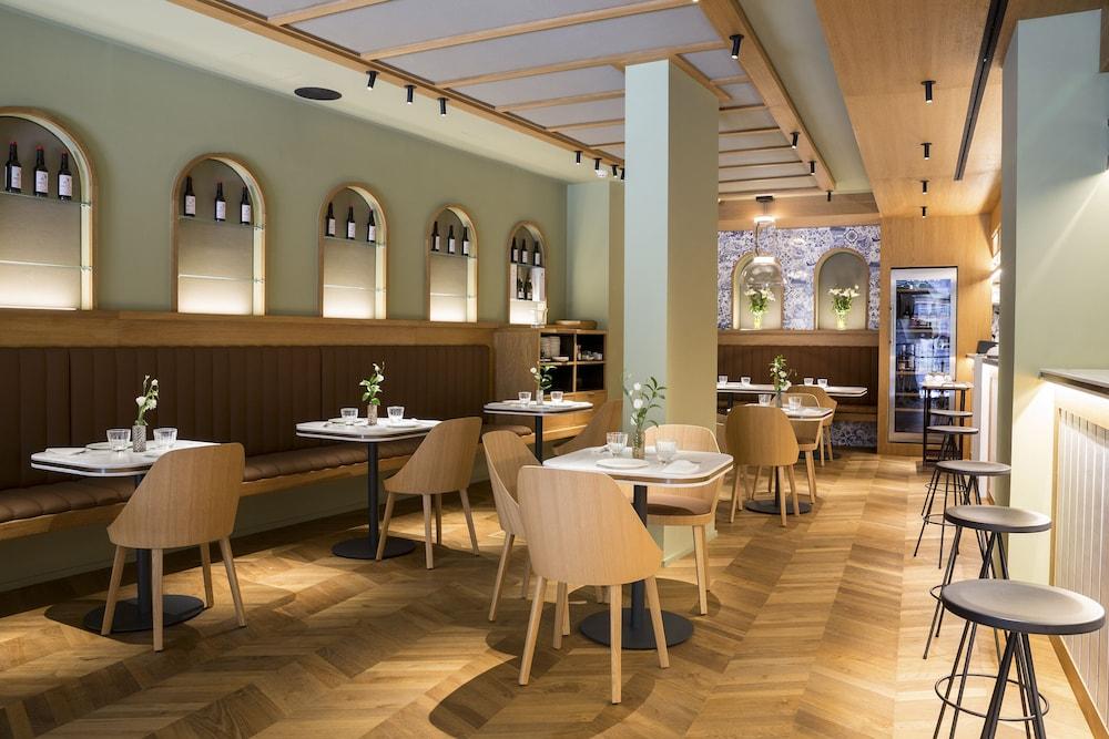 restaurant cafeteria
