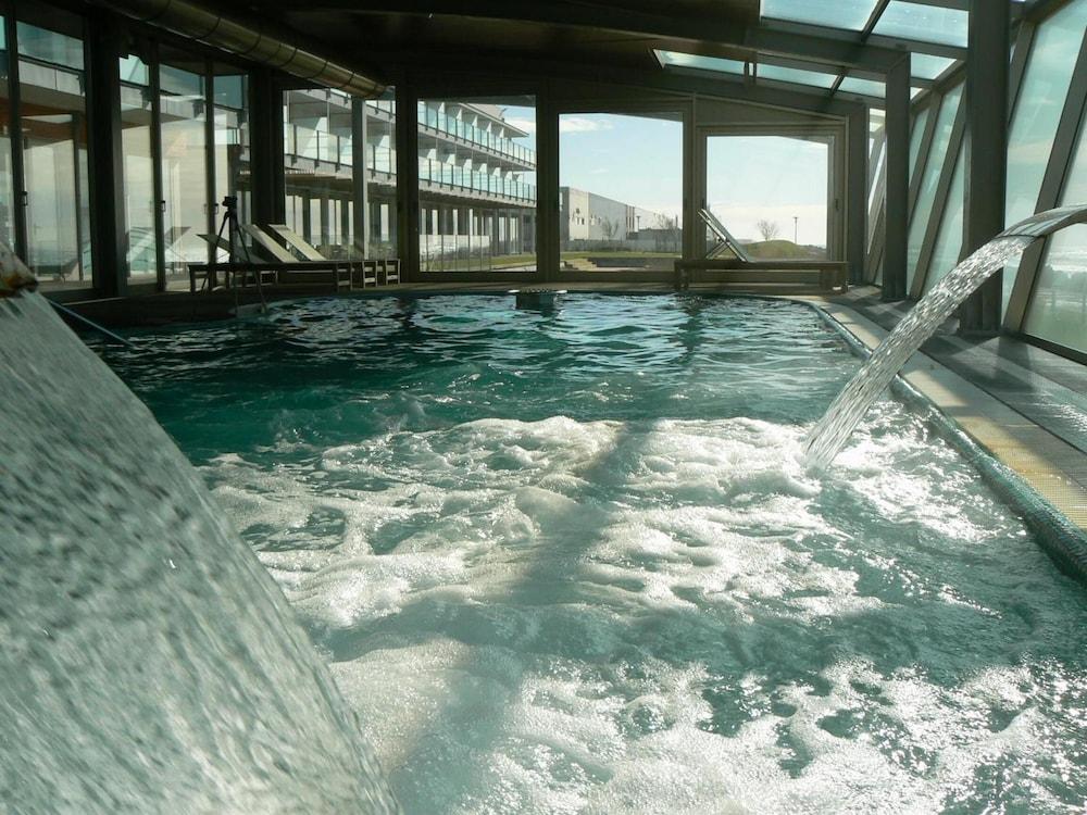 swimming pool spa