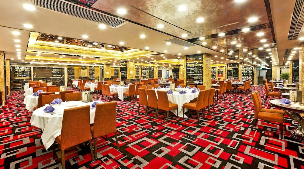 restaurant cafeteria