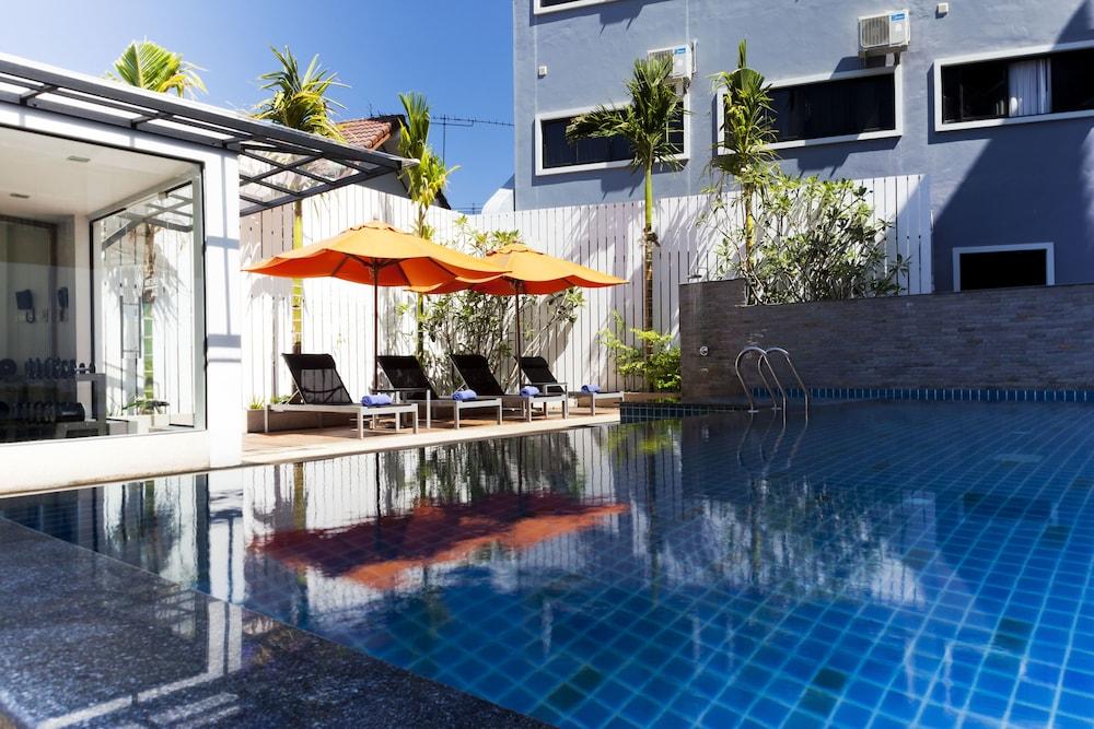 swimming pool spa