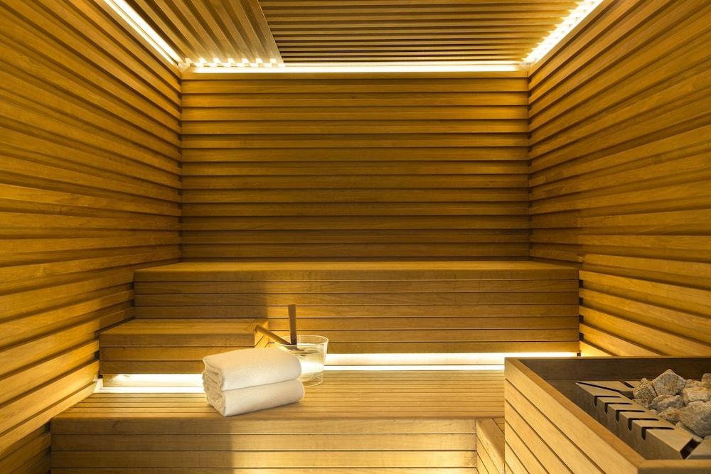 swimming pool spa