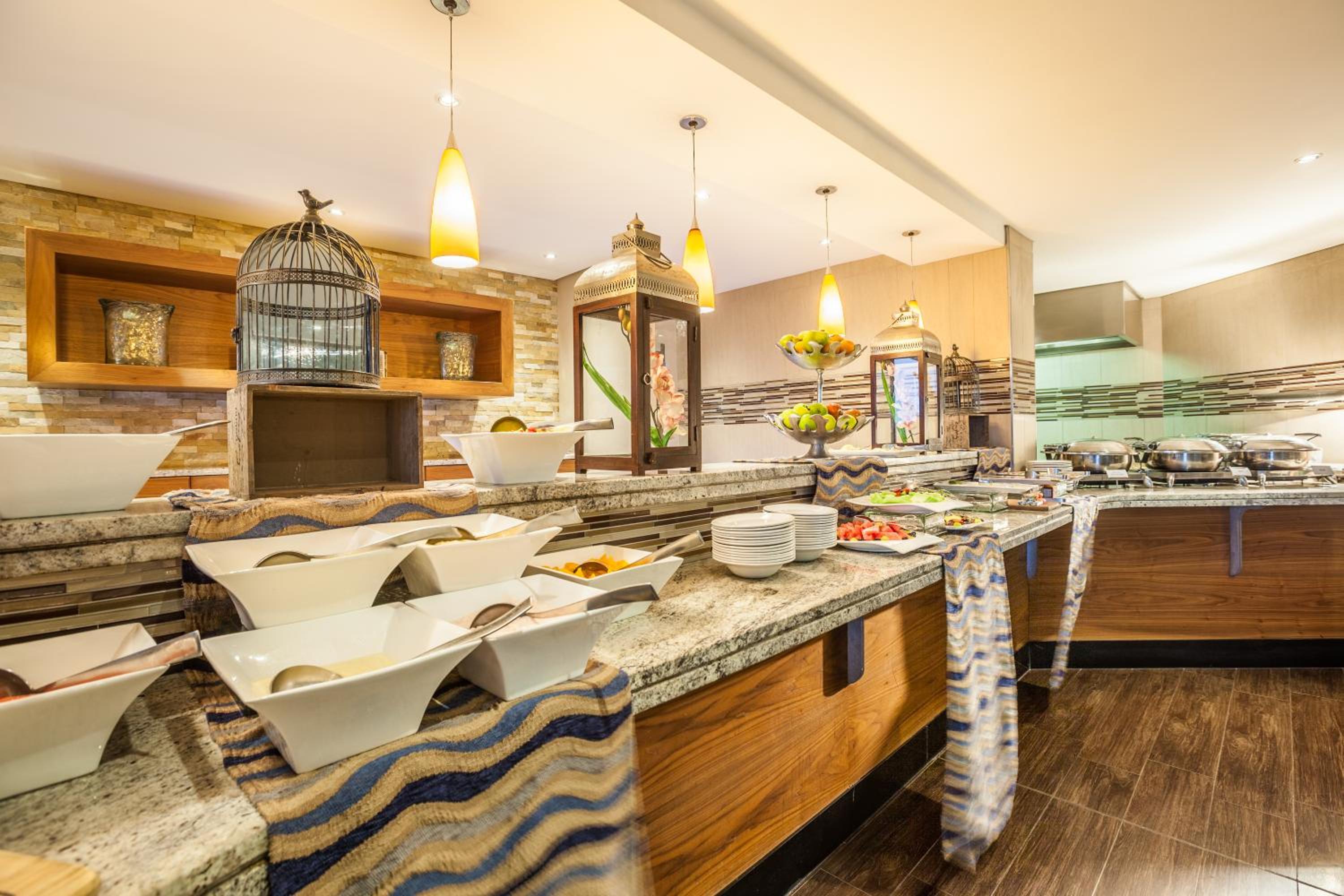 restaurant cafeteria