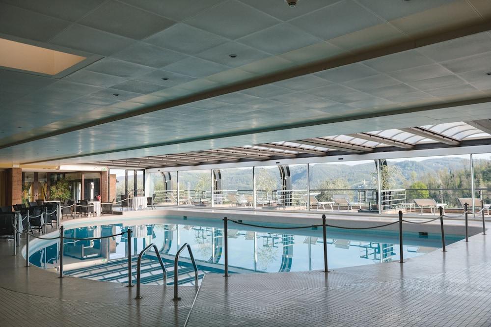 swimming pool spa
