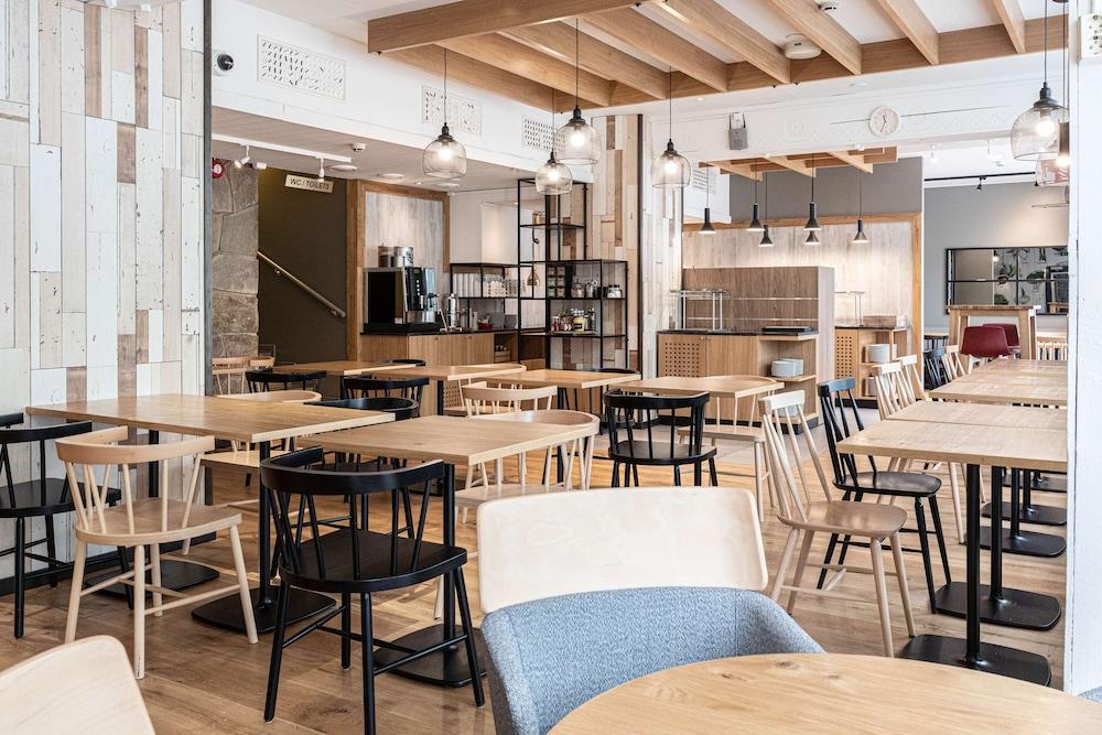 restaurant cafeteria