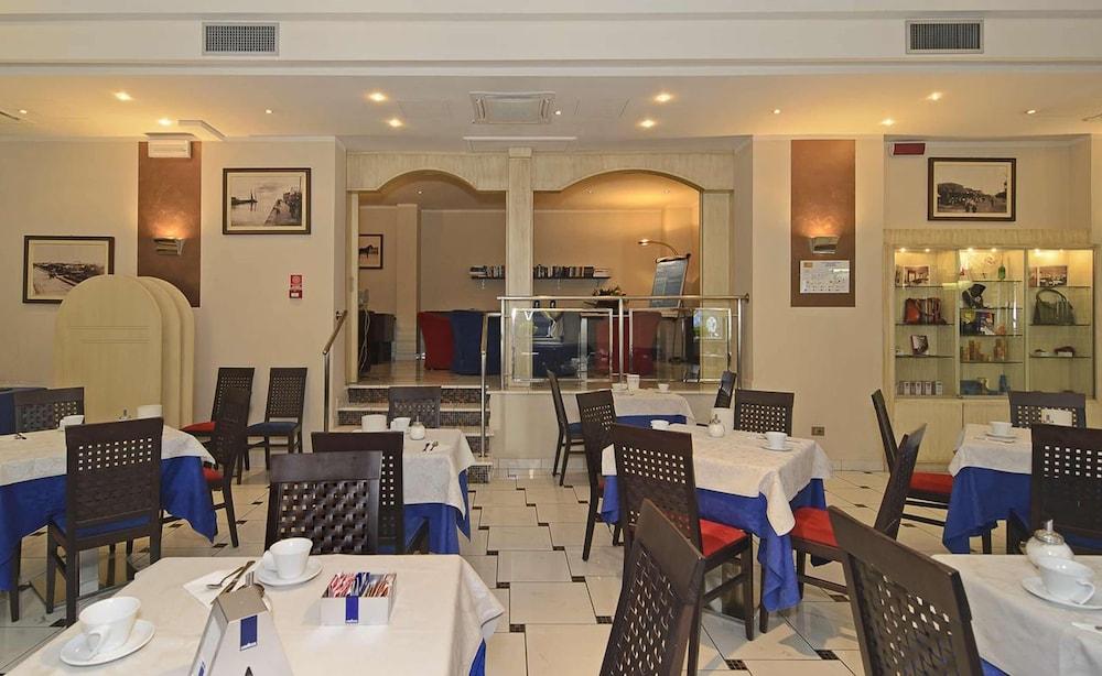 restaurant-cafeteria