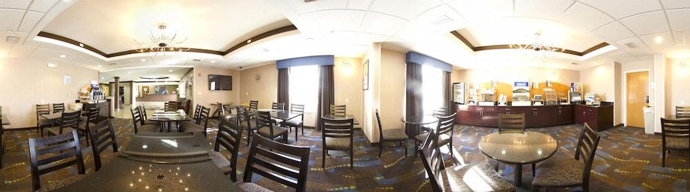 restaurant cafeteria