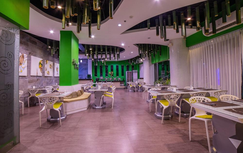 restaurant cafeteria