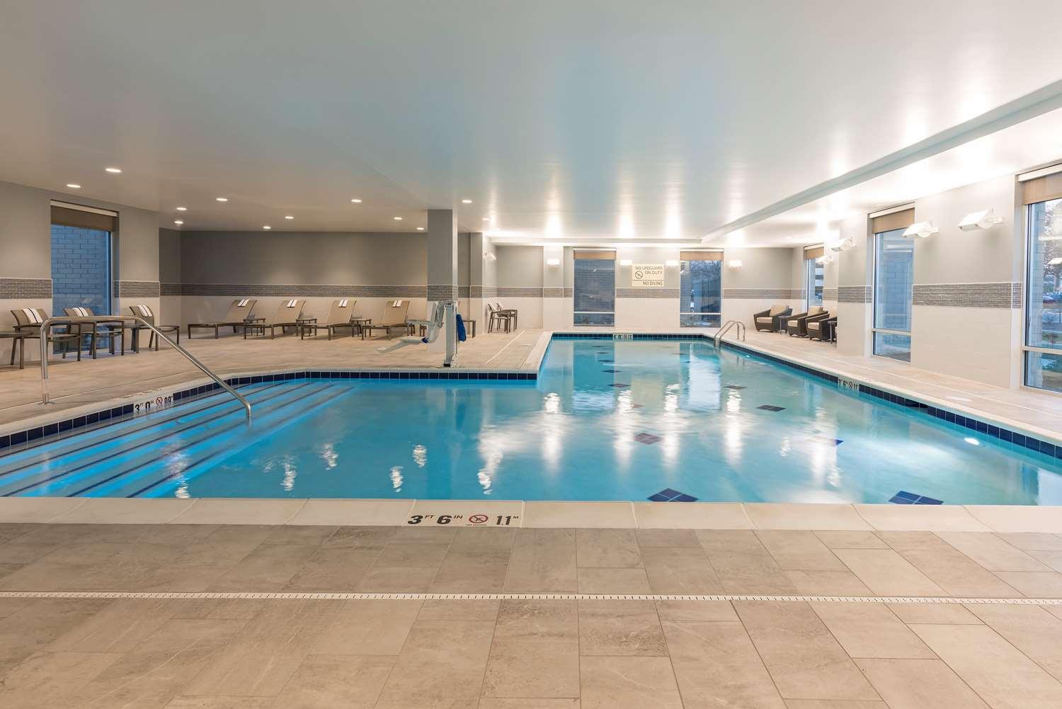 swimming pool spa