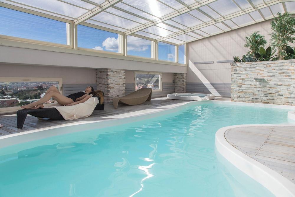 swimming pool spa