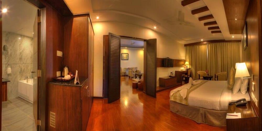 swimming pool spa