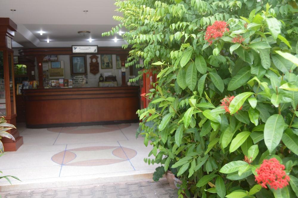 lobby