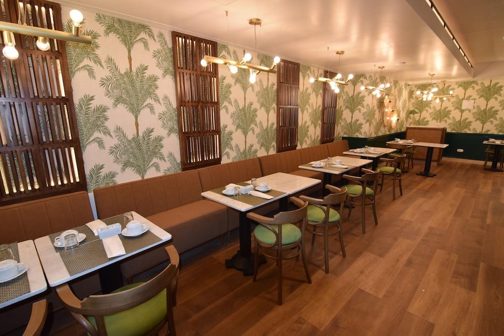restaurant cafeteria