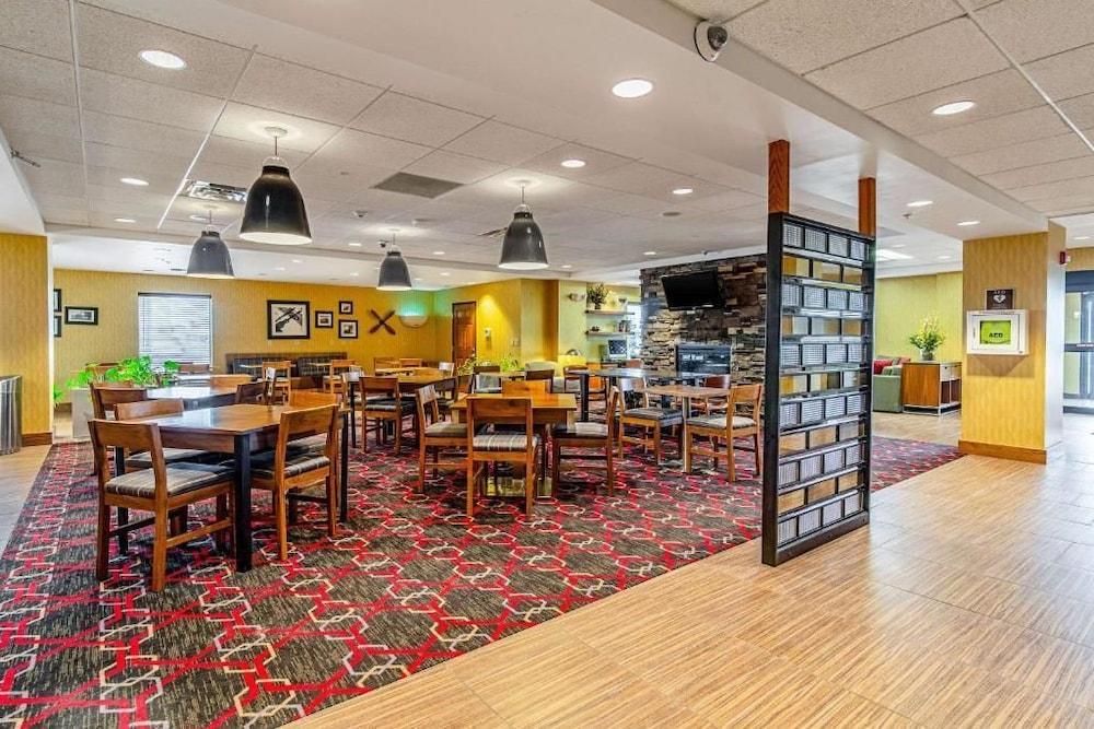 restaurant cafeteria