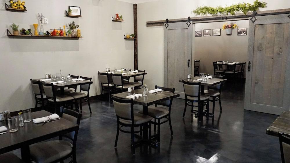 restaurant cafeteria