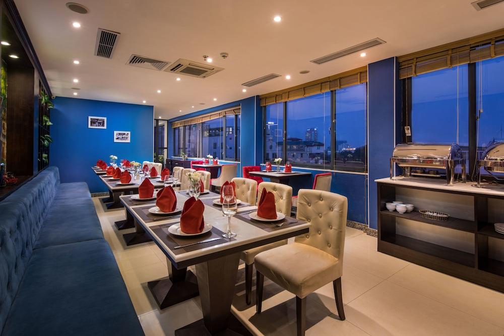 restaurant cafeteria