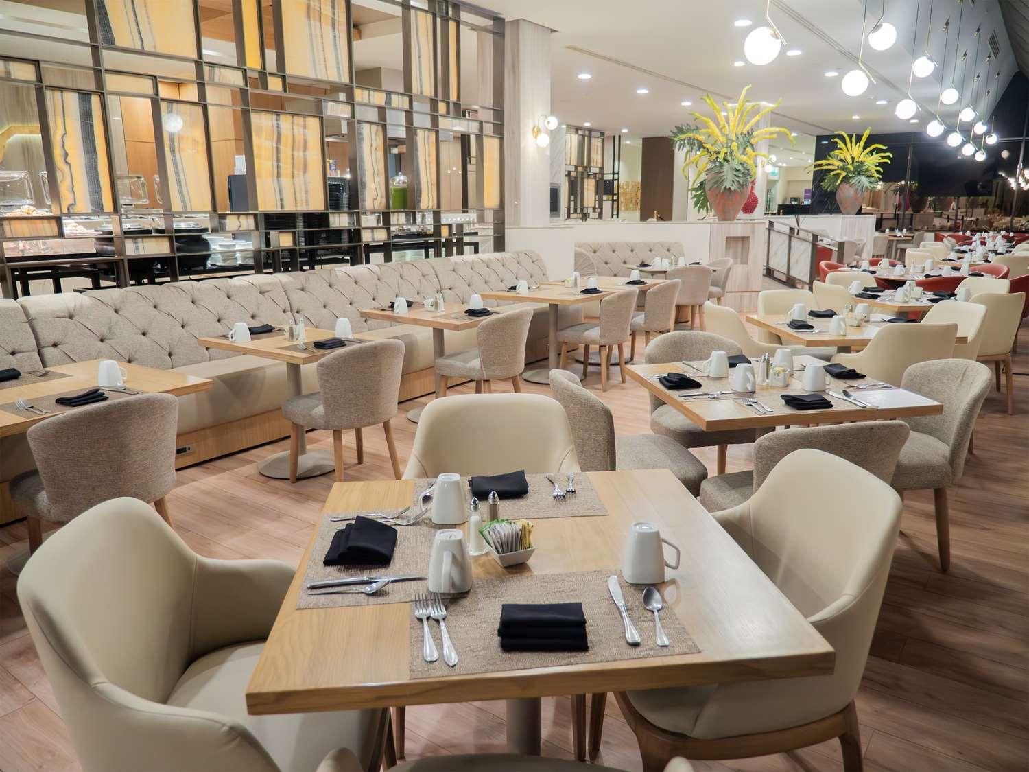 restaurant cafeteria