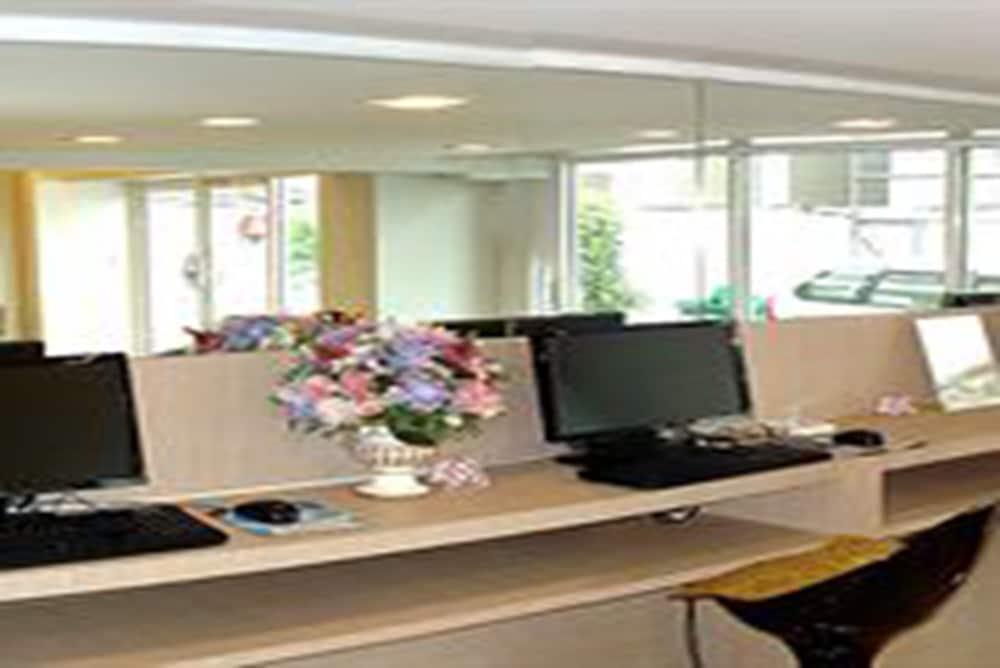 restaurant-cafeteria
