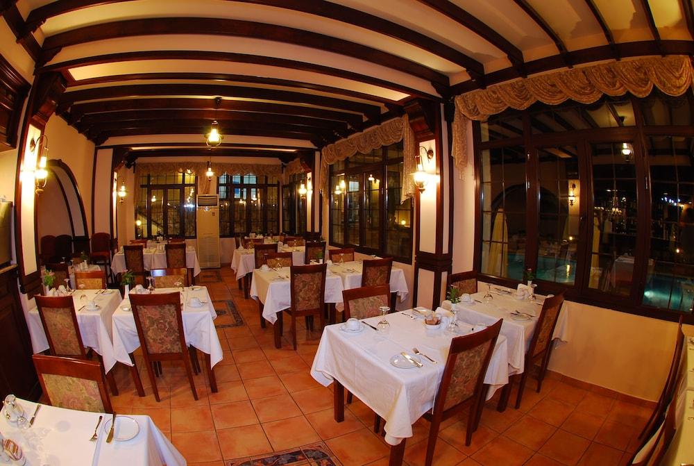 restaurant-cafeteria