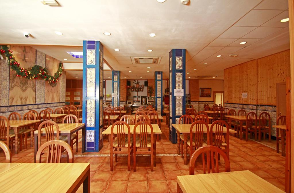 restaurant cafeteria