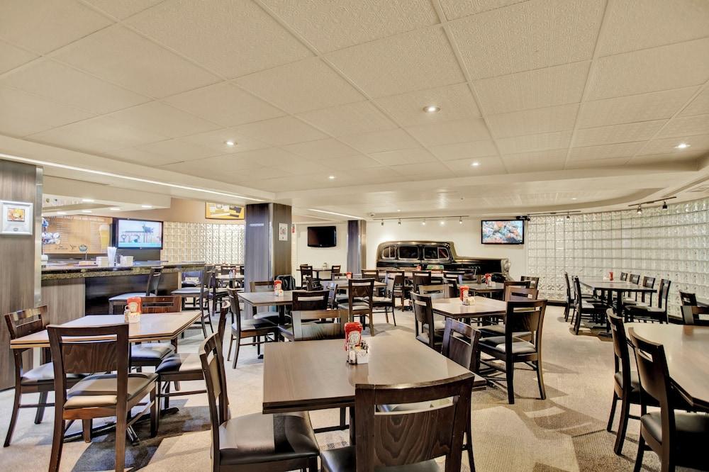 restaurant cafeteria