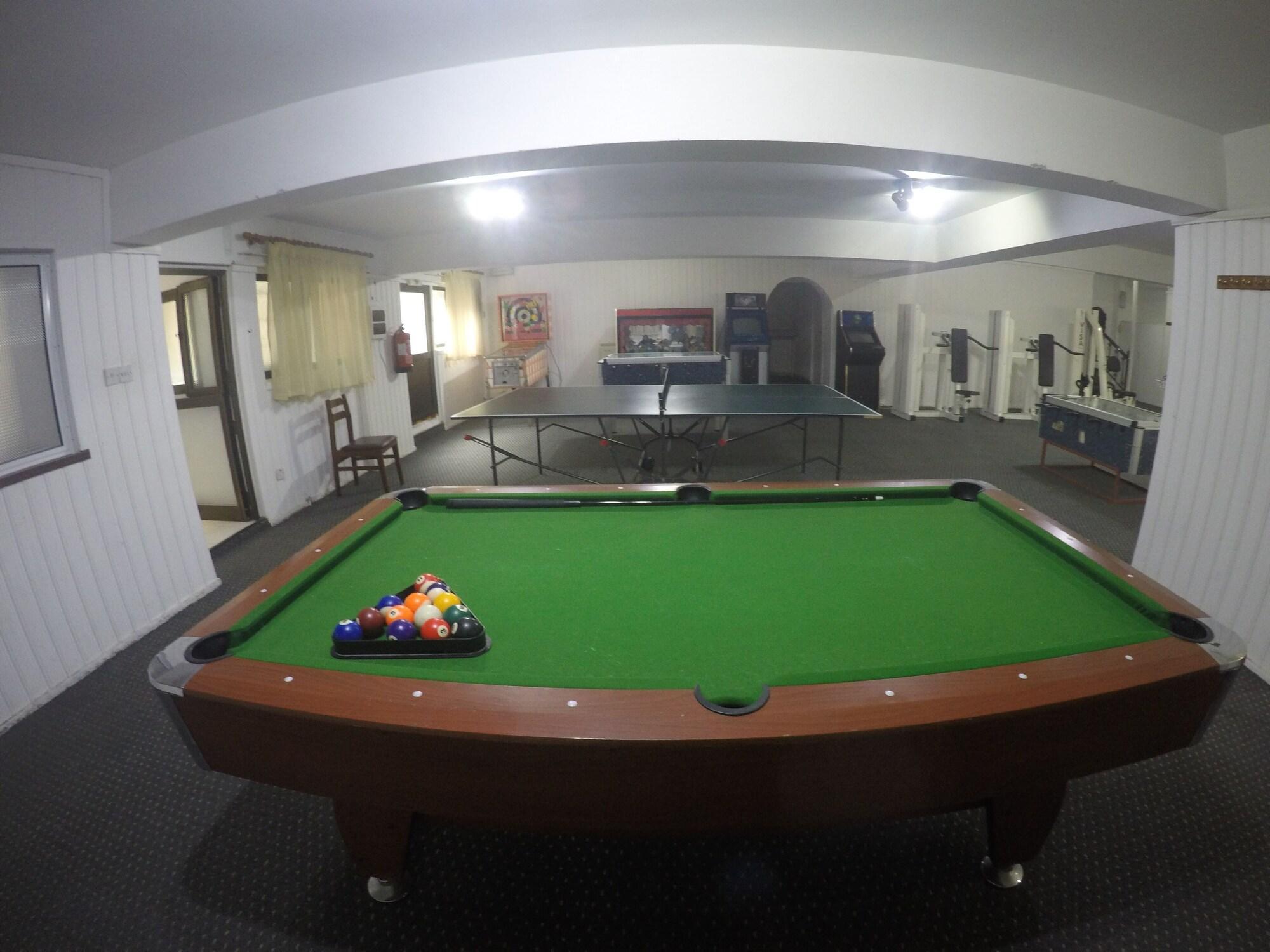 swimming pool spa