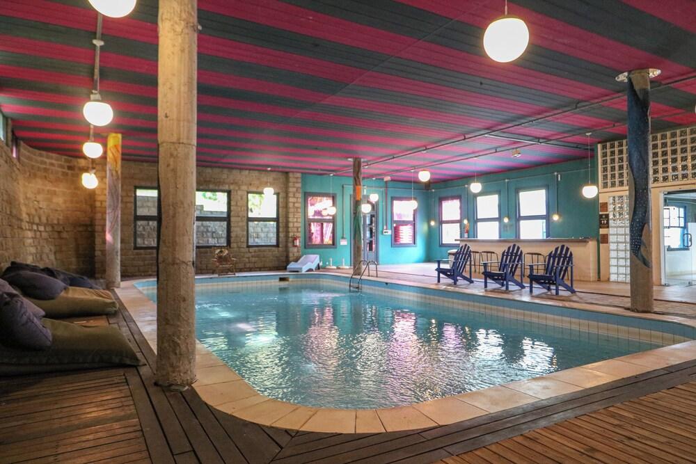 swimming pool spa