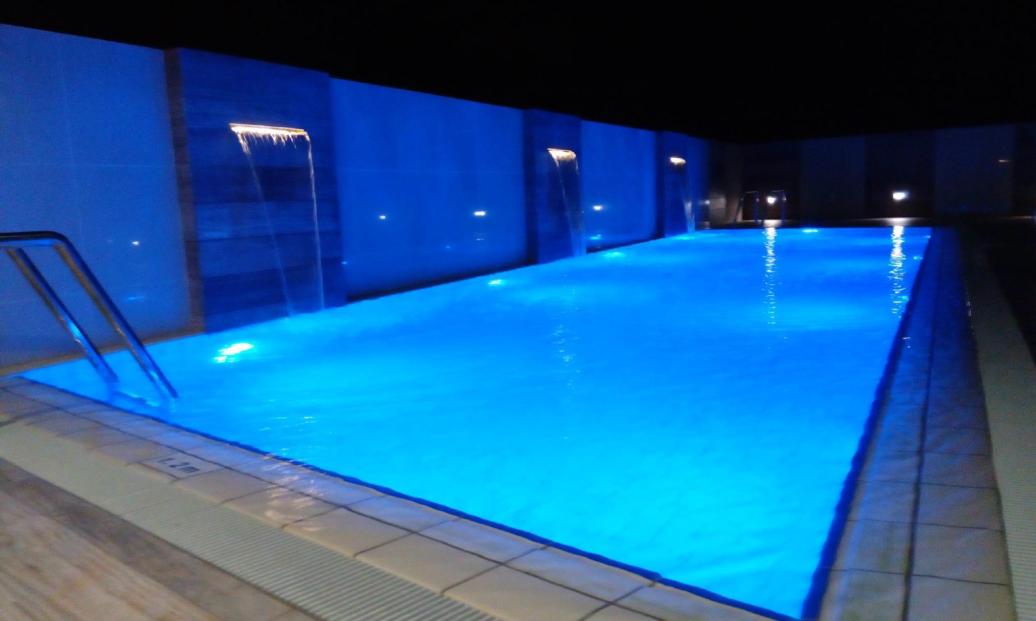 swimming pool spa