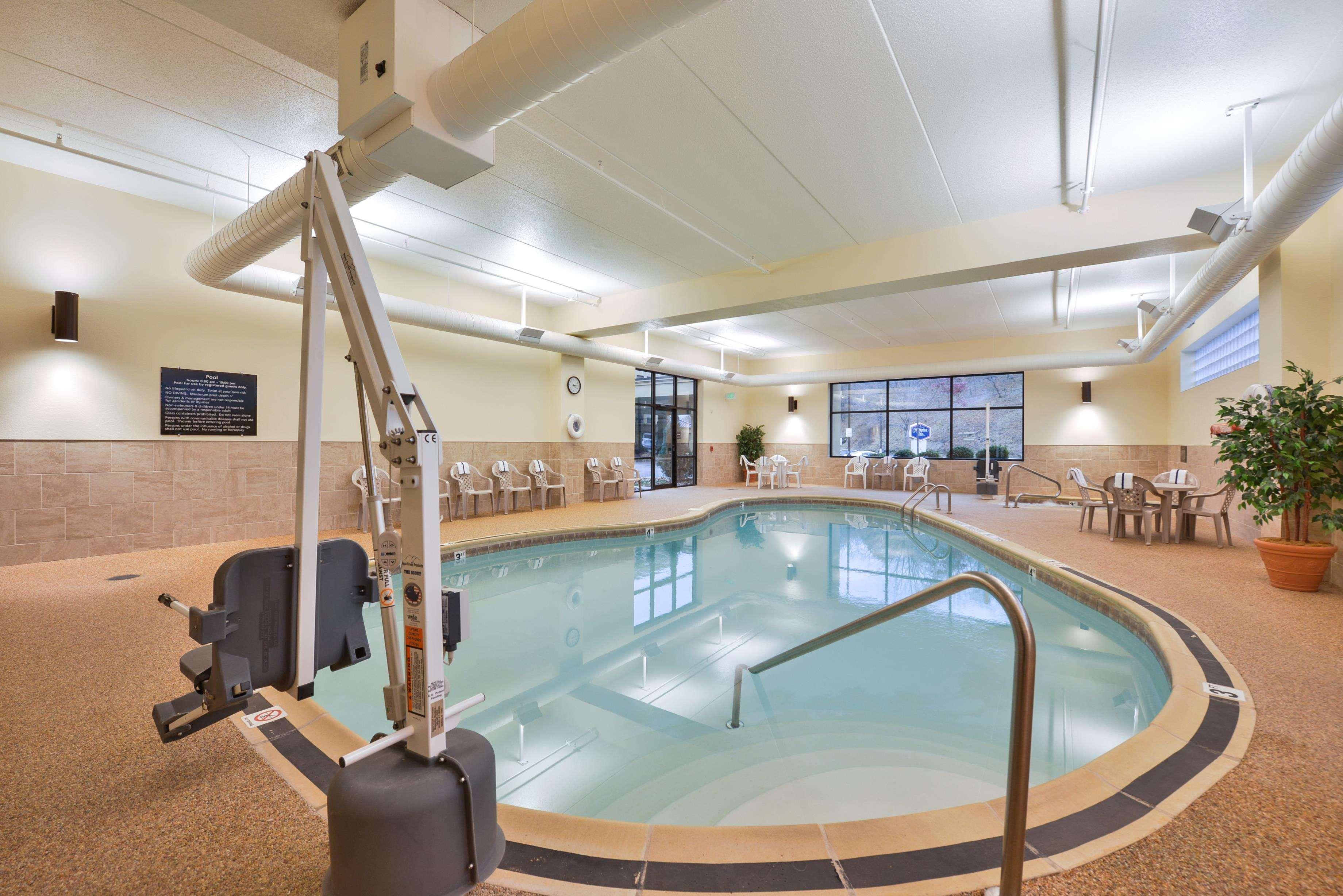 swimming pool spa
