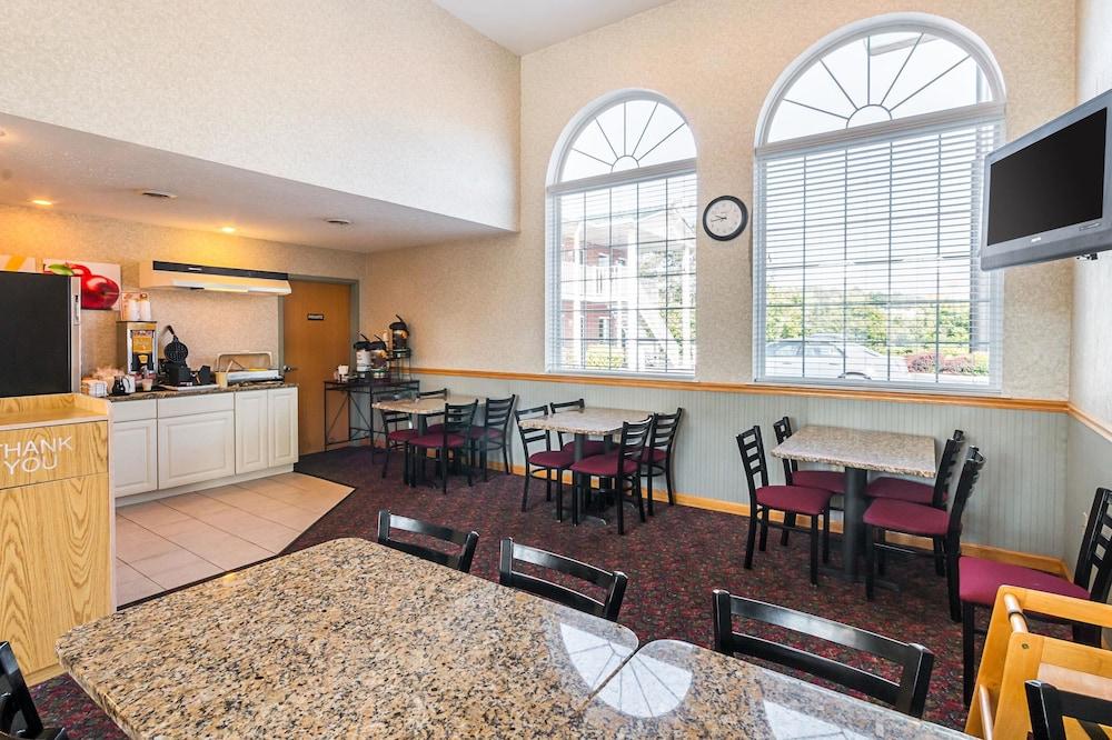 restaurant cafeteria