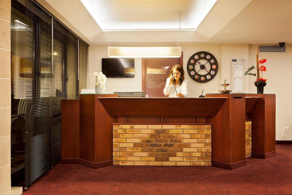 lobby