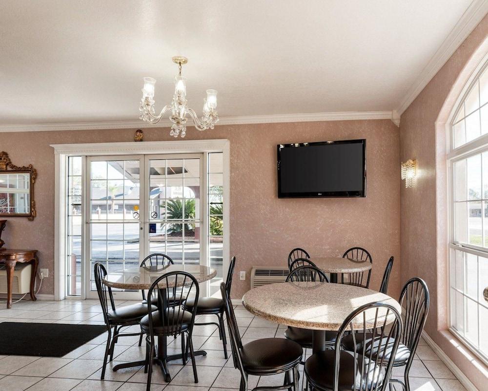 restaurant-cafeteria