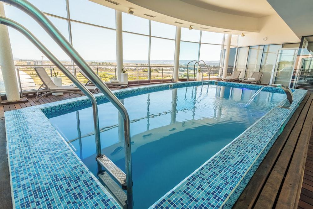 swimming pool spa
