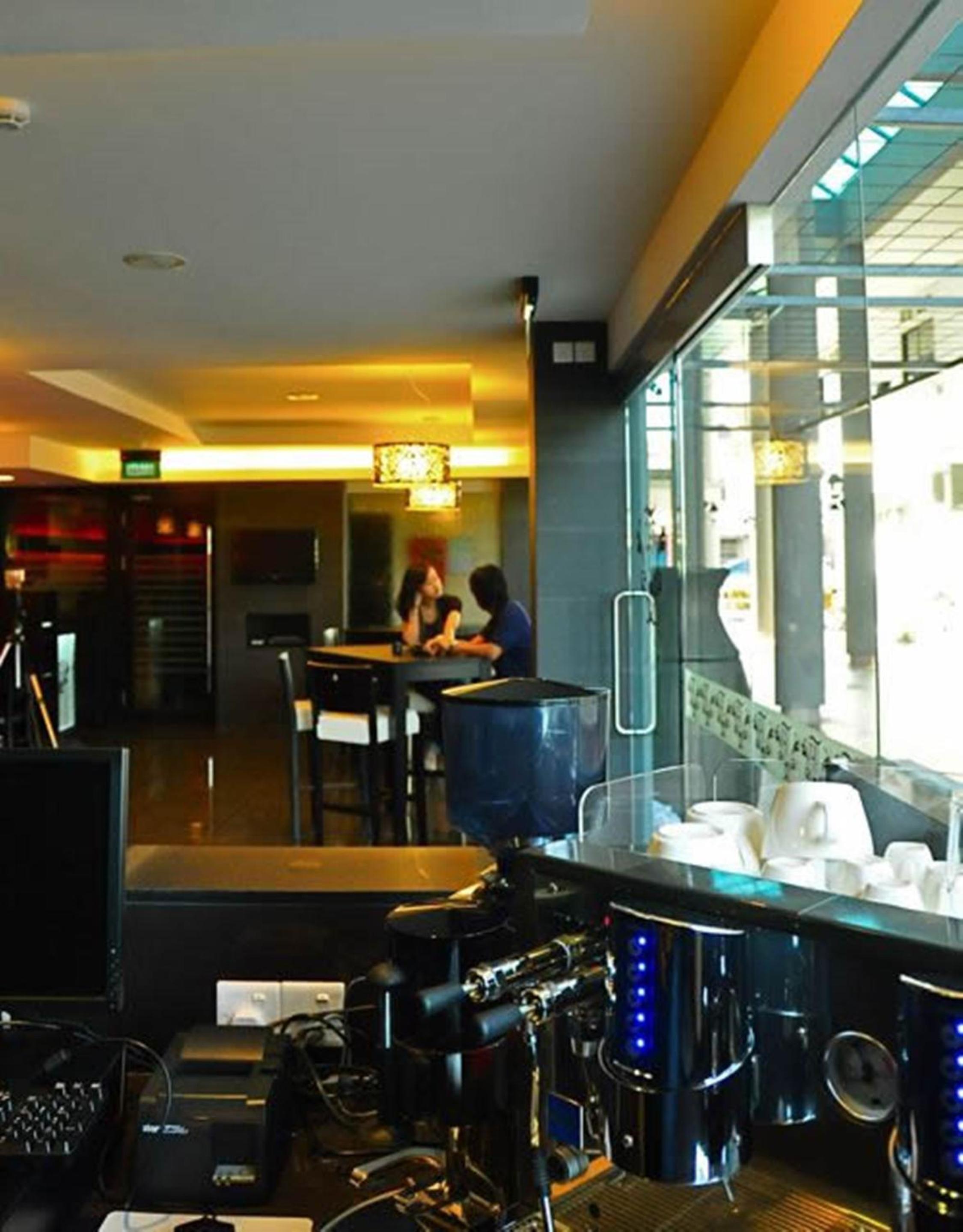 restaurant cafeteria