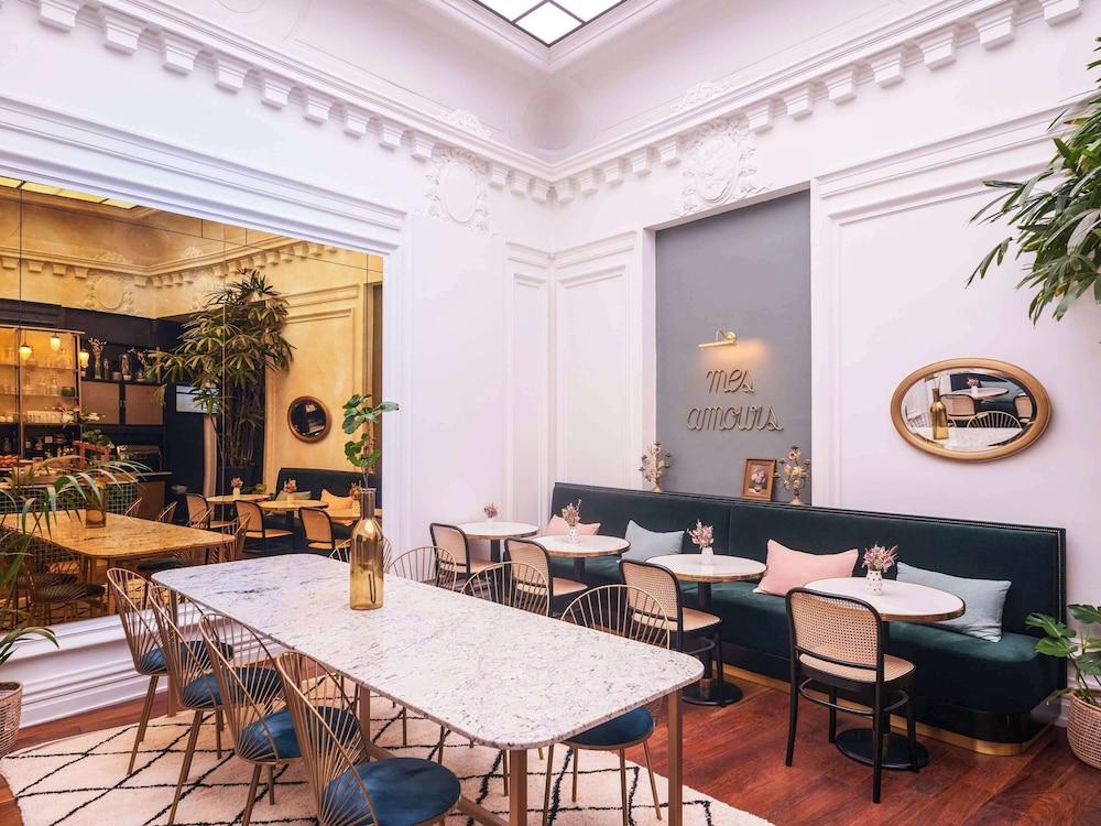 restaurant cafeteria