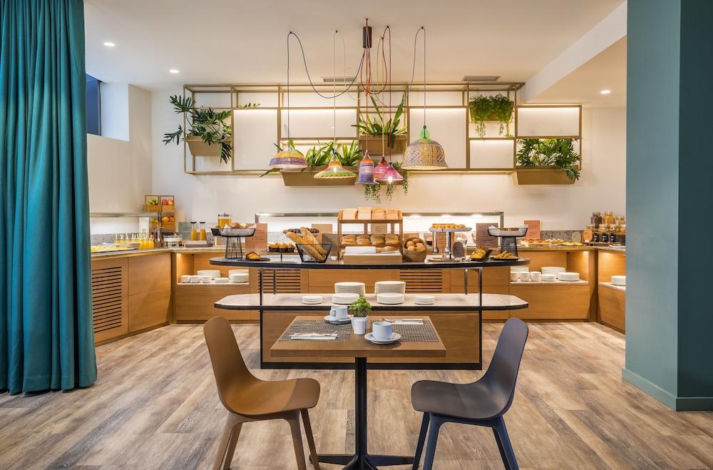 restaurant cafeteria