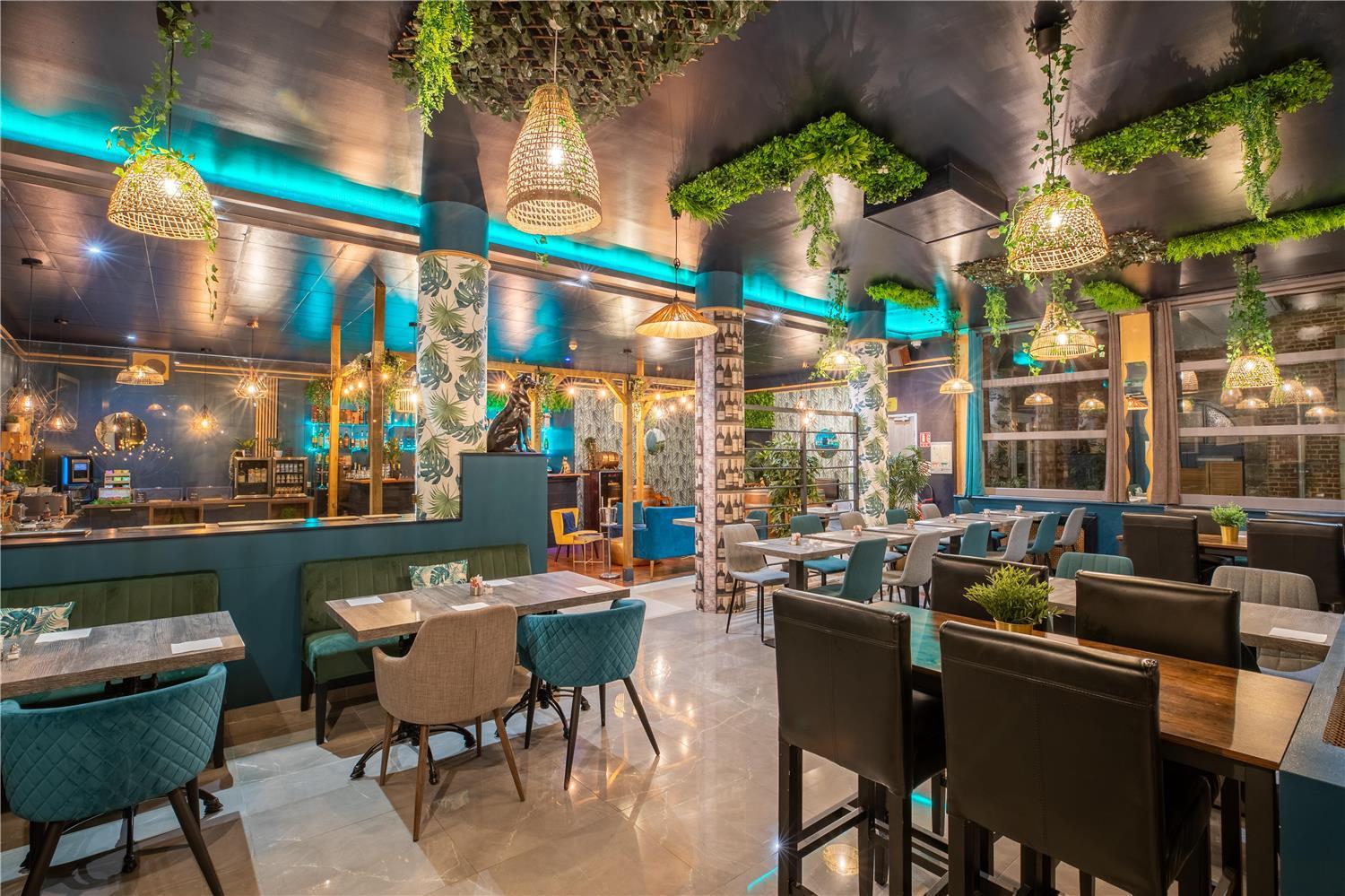 restaurant cafeteria