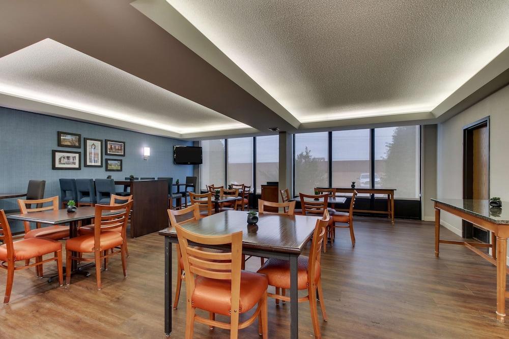 restaurant cafeteria