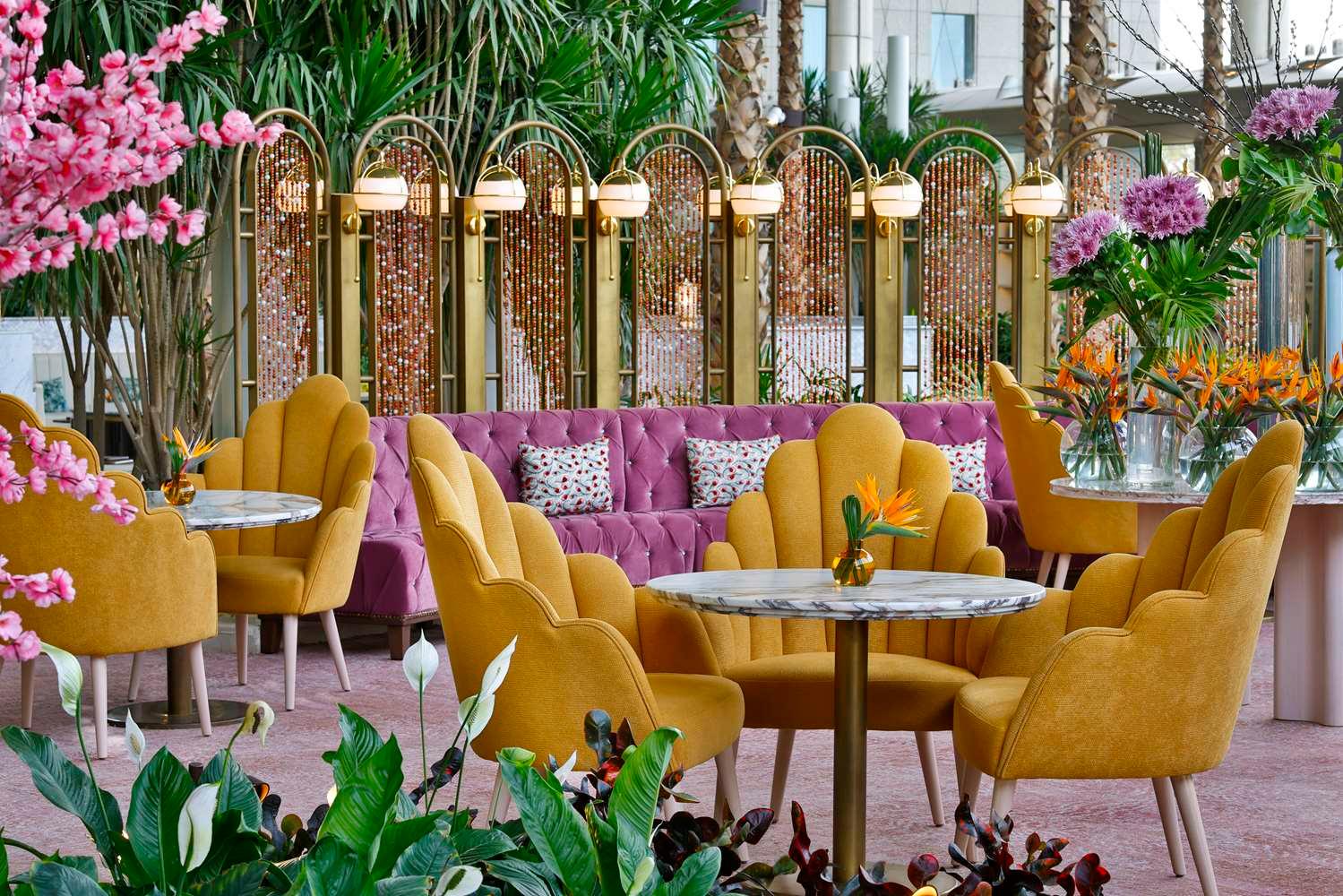 restaurant cafeteria