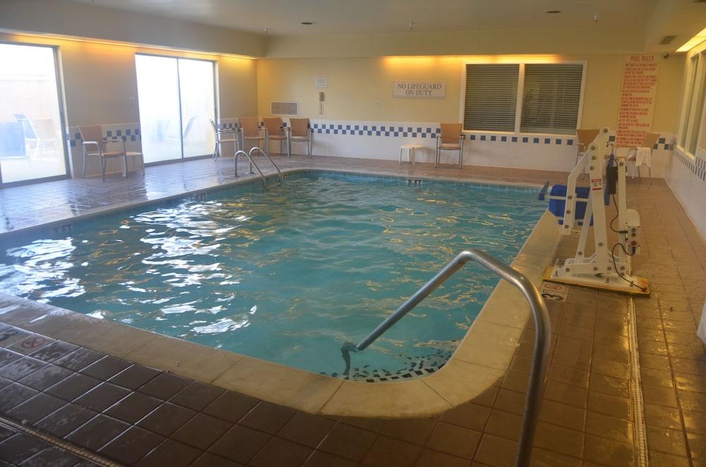 swimming pool spa
