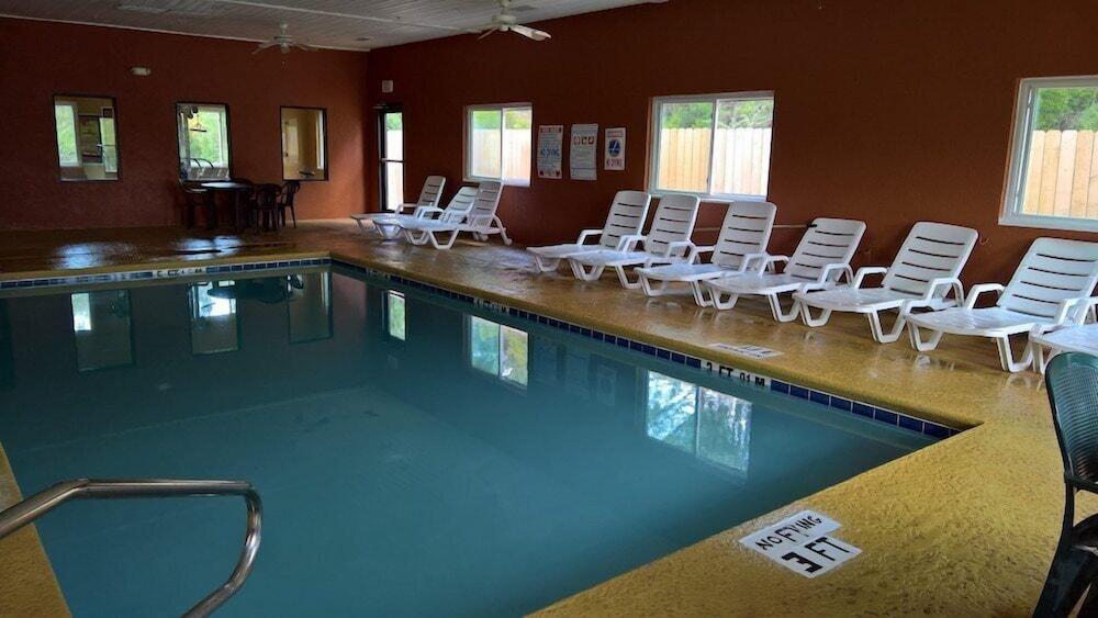 swimming pool spa