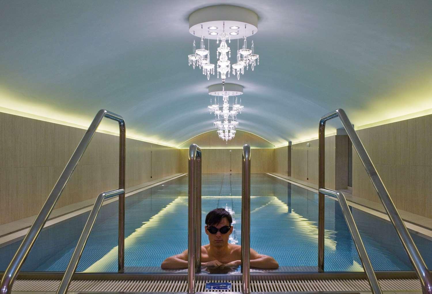 swimming pool spa