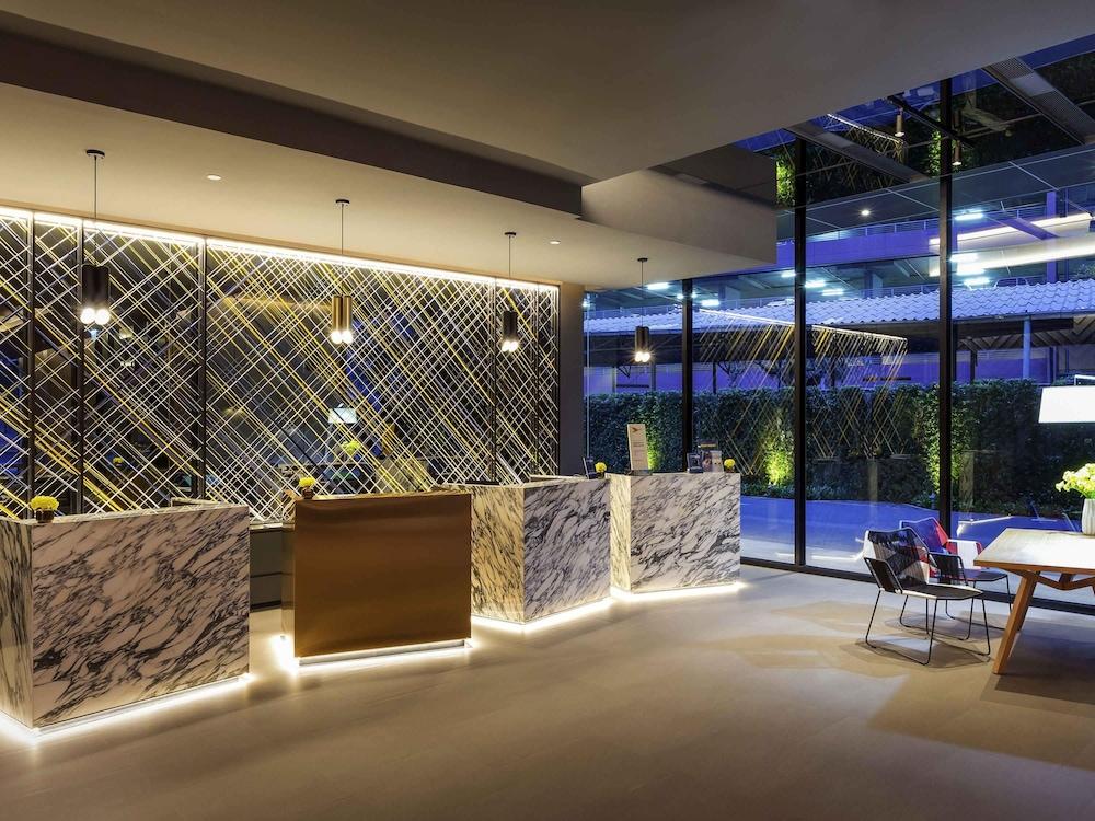 lobby