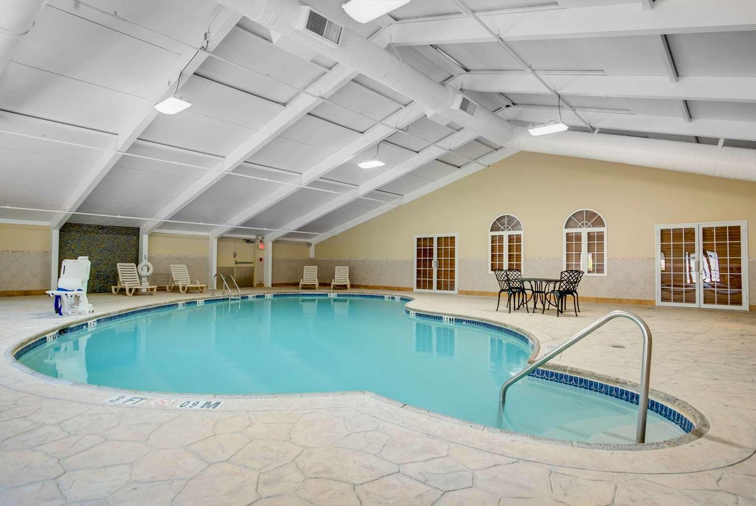 swimming pool spa