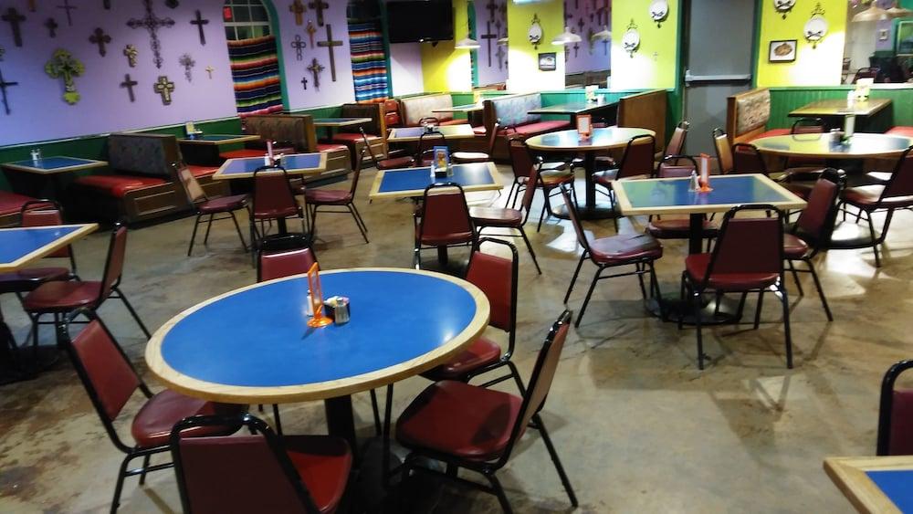 restaurant-cafeteria